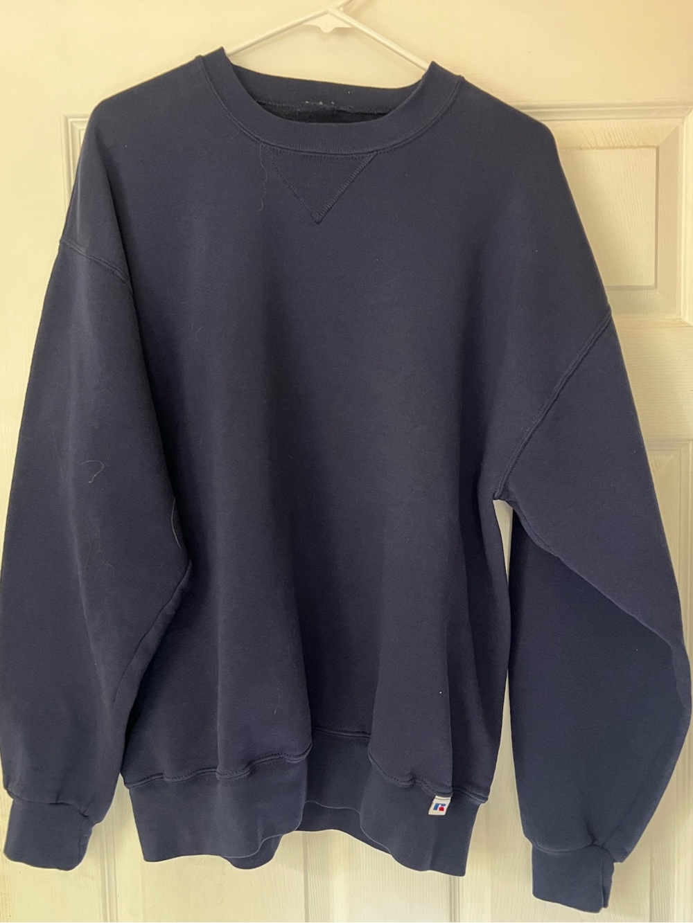 Vintage Y2K Classic Russell Athletic Navy Men's Crewneck Sweatshirt